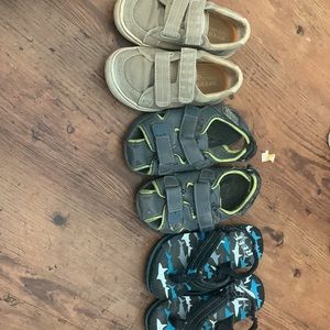 Toddler shoes size 9 3 pair shoes